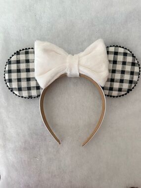 Plaid Ear Headband with Soft white plush Bow